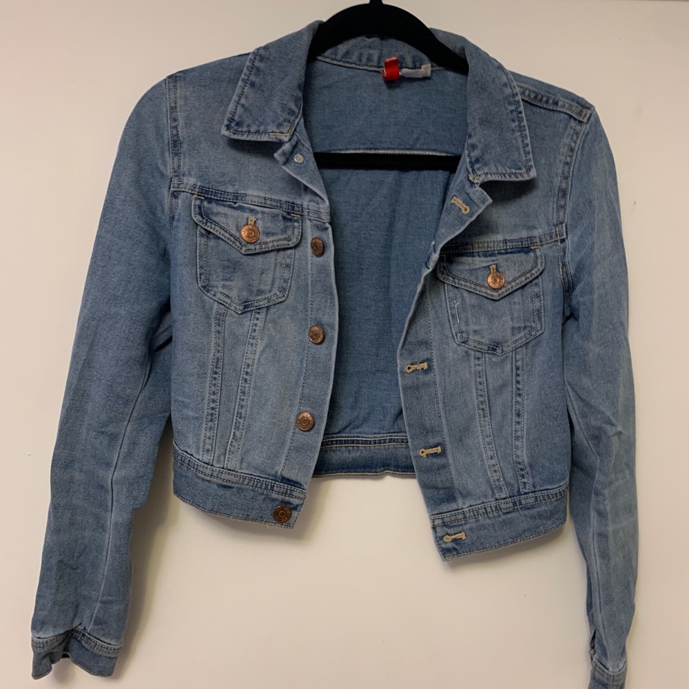 Cropped denim jacket